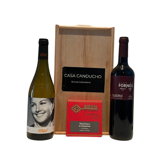 Lote de Navidad 2025 Caja de Madera 1 con productos gourmet gallegos fuera de la caja - Casa Canducho