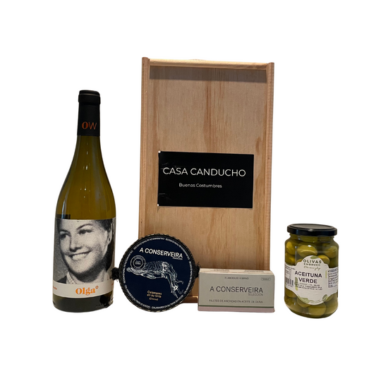 Lote de Navidad 2025 Caja de Madera 3 con productos gourmet gallegos fuera de la caja - Casa Canducho